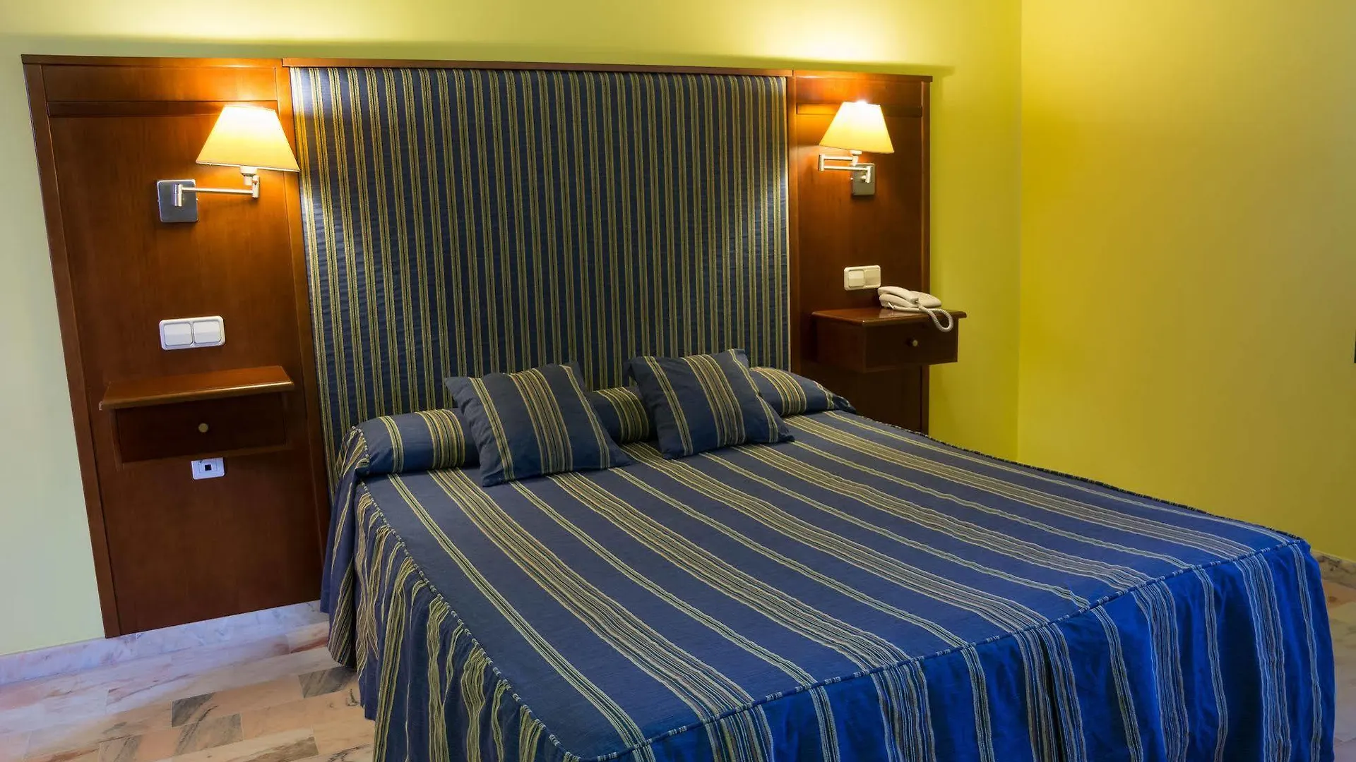 Bluesea Costa Serena Torremolinos 3*,  Spain